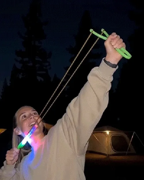 How to fold and launch the flying arrow